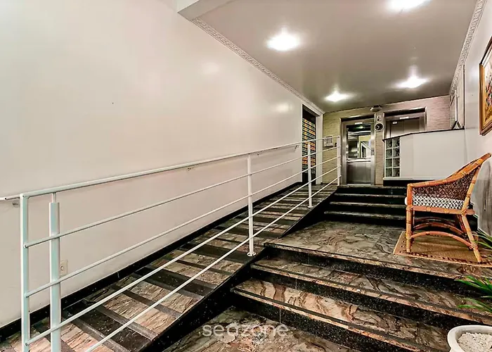 Apto reformado ótima localização Centro CAT406